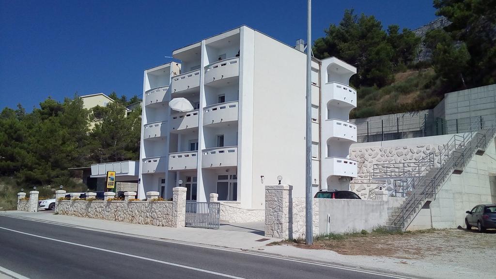 לוקבה Sunrise Apartments And Studio Apartments 1 מראה חיצוני תמונה