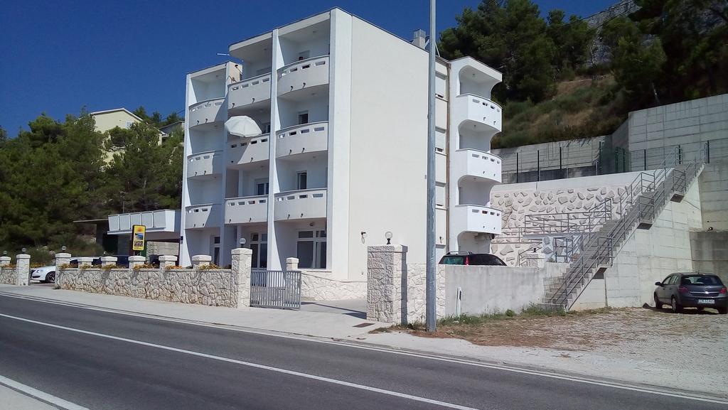 לוקבה Sunrise Apartments And Studio Apartments 1 מראה חיצוני תמונה