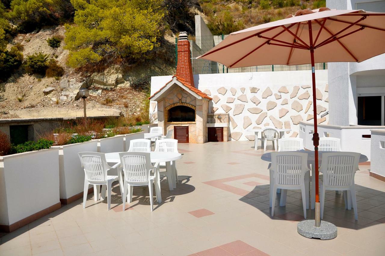 לוקבה Sunrise Apartments And Studio Apartments 1 מראה חיצוני תמונה