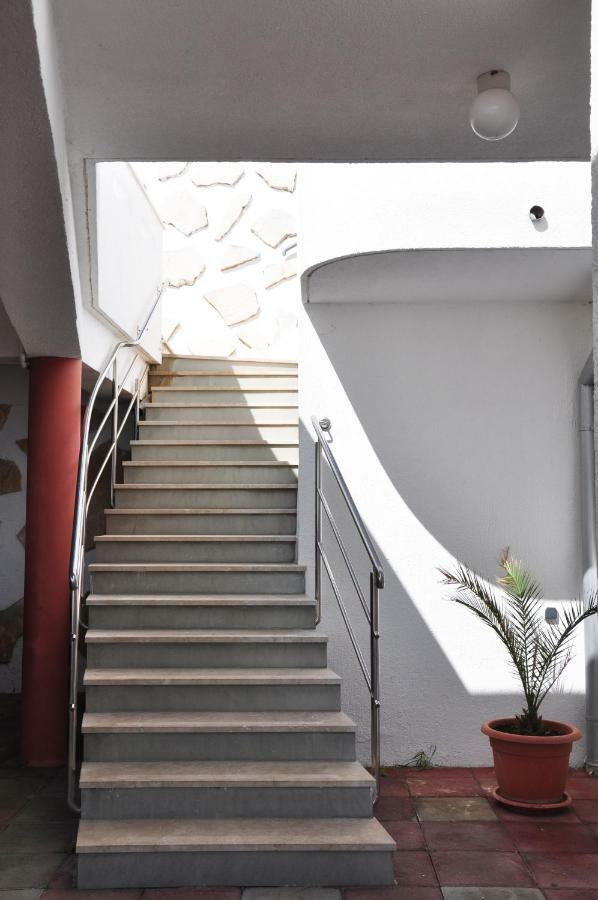 לוקבה Sunrise Apartments And Studio Apartments 1 מראה חיצוני תמונה