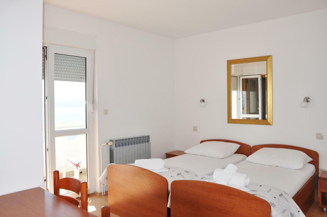 לוקבה Sunrise Apartments And Studio Apartments 1 מראה חיצוני תמונה