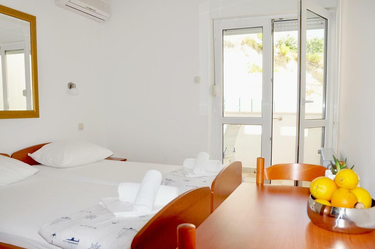 לוקבה Sunrise Apartments And Studio Apartments 1 מראה חיצוני תמונה