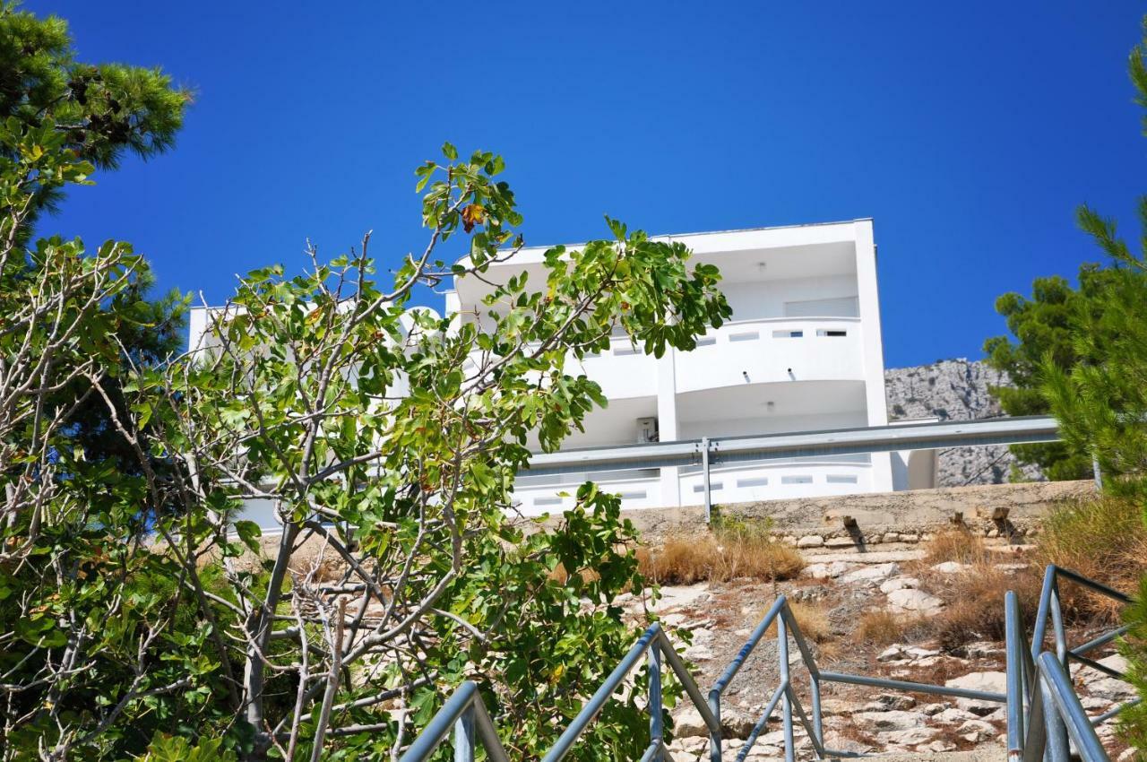 לוקבה Sunrise Apartments And Studio Apartments 1 מראה חיצוני תמונה